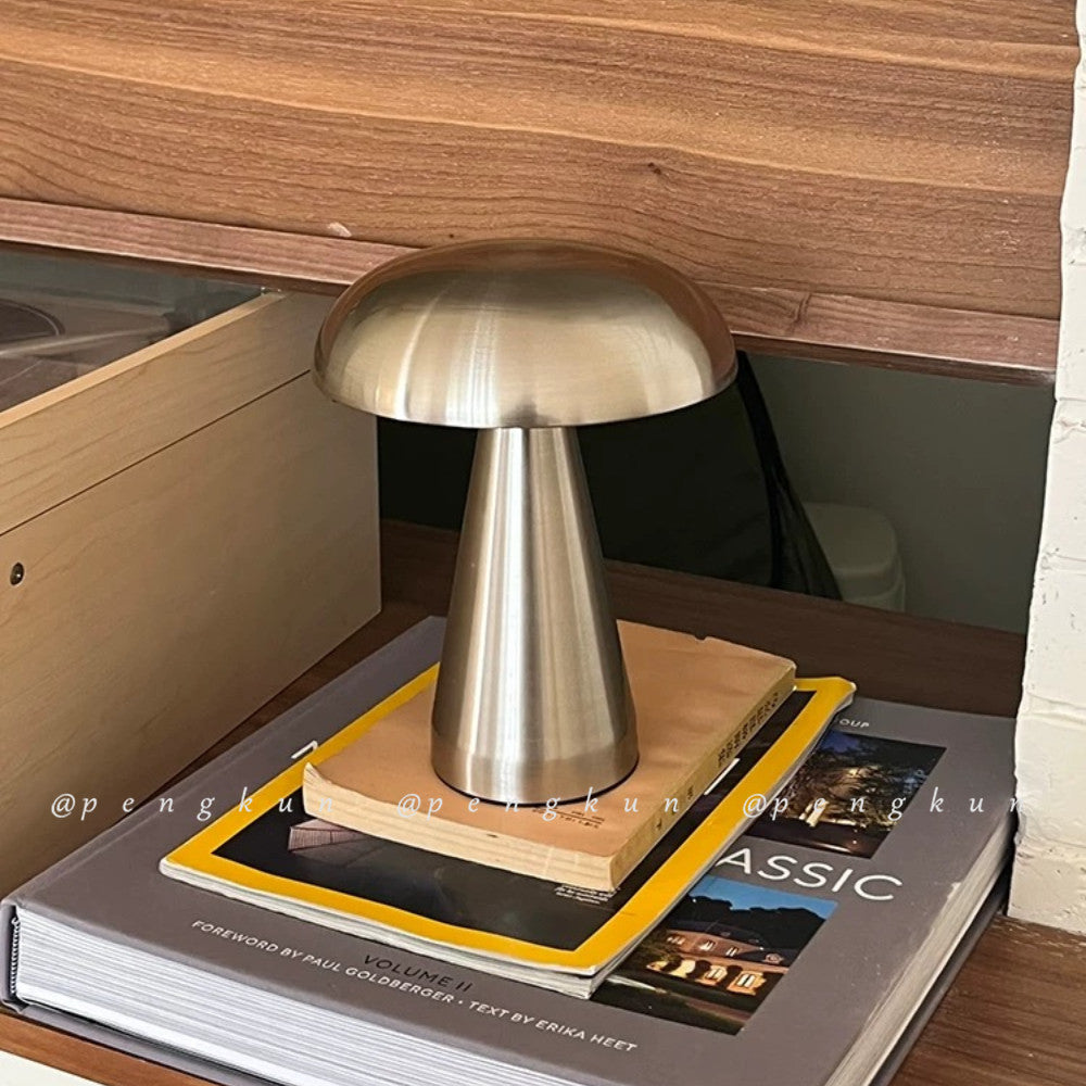 Thiết Kế Đan Mạch Đèn Bàn Hình Nấm Kim Loại Retro Sạc Ngoài Trời Cafe Phòng Ngủ Đầu Giường Bầu Không Khí Đèn Ngủ