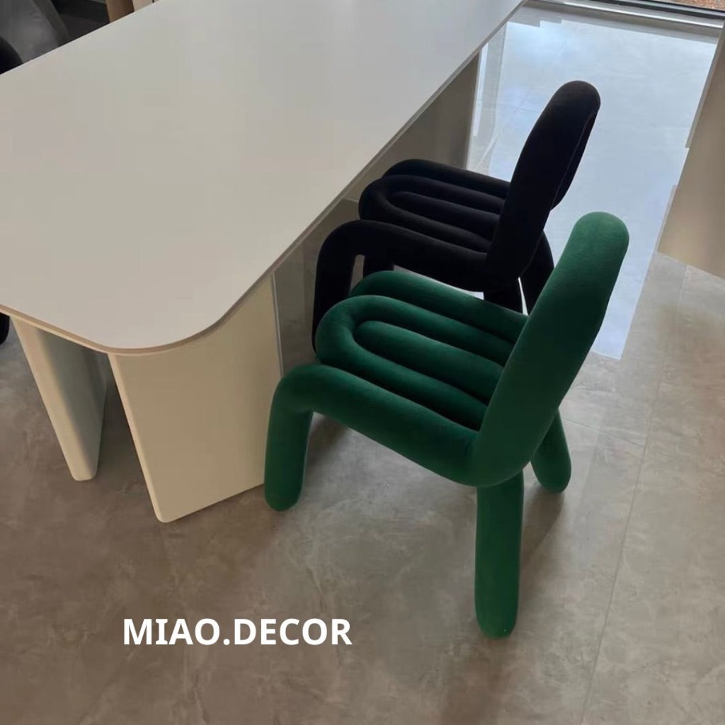 Sẵn Ghế Bold Chair Để Bàn Trang Điểm Bàn Ăn , lạ mắt phong cách tối giản hiện đại nhiều màu sắcsc ĂN