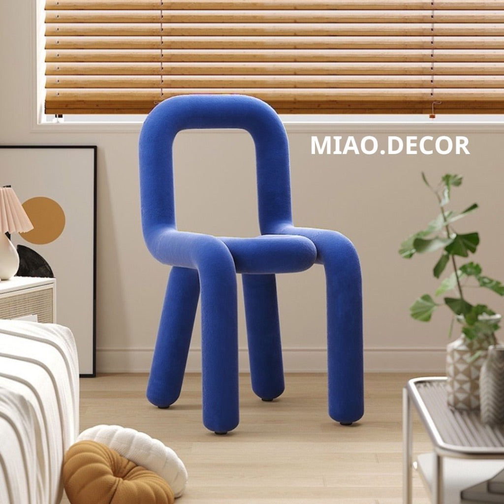 Sẵn Ghế Bold Chair Để Bàn Trang Điểm Bàn Ăn , lạ mắt phong cách tối giản hiện đại nhiều màu sắcsc ĂN