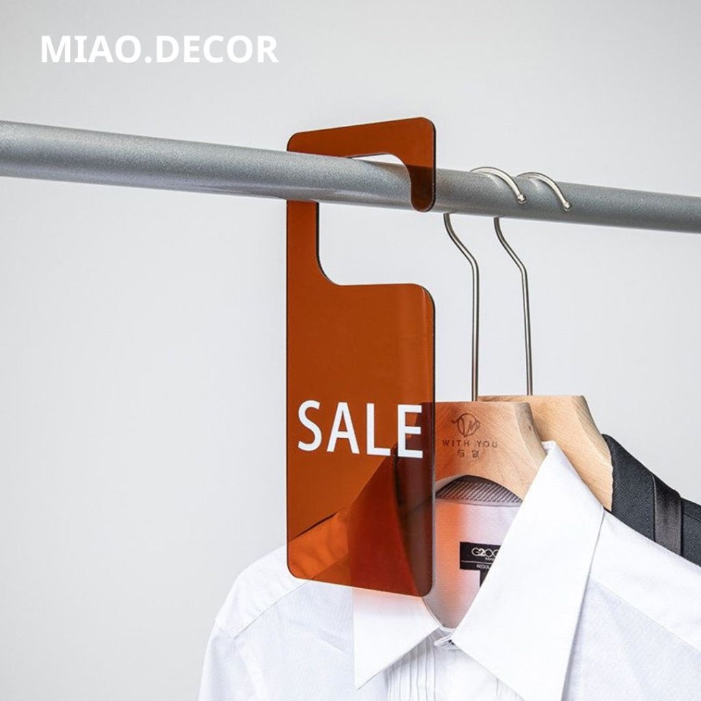 Thẻ treo quần áo NHẬP NEW ARRIVALS , SALE tag treo trong suốt nhựa mika đọc lạ