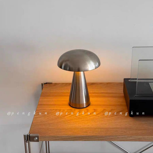 Thiết Kế Đan Mạch Đèn Bàn Hình Nấm Kim Loại Retro Sạc Ngoài Trời Cafe Phòng Ngủ Đầu Giường Bầu Không Khí Đèn Ngủ