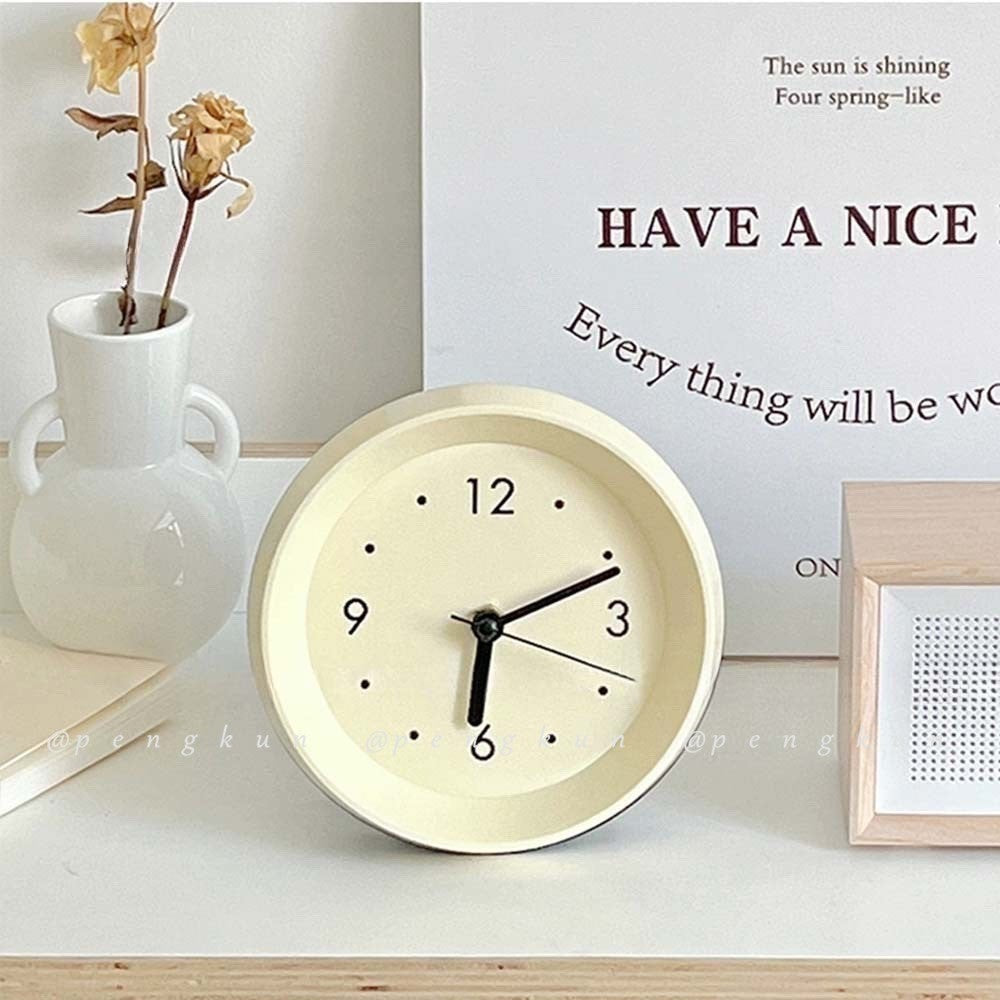 Ins Cream Đồng hồ tròn Máy tính để bàn im lặng Đồng hồ báo thức đầu giường Đồng hồ dễ thương Đơn giản Phong cách Bắc Âu Đồng hồ trang trí phòng khách Phòng ngủ Văn phòng Phòng khách Đồng hồ treo tường sáng tạo Đồng hồ treo tường gia đình