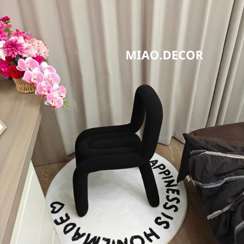 Sẵn Ghế Bold Chair Để Bàn Trang Điểm Bàn Ăn , lạ mắt phong cách tối giản hiện đại nhiều màu sắcsc ĂN